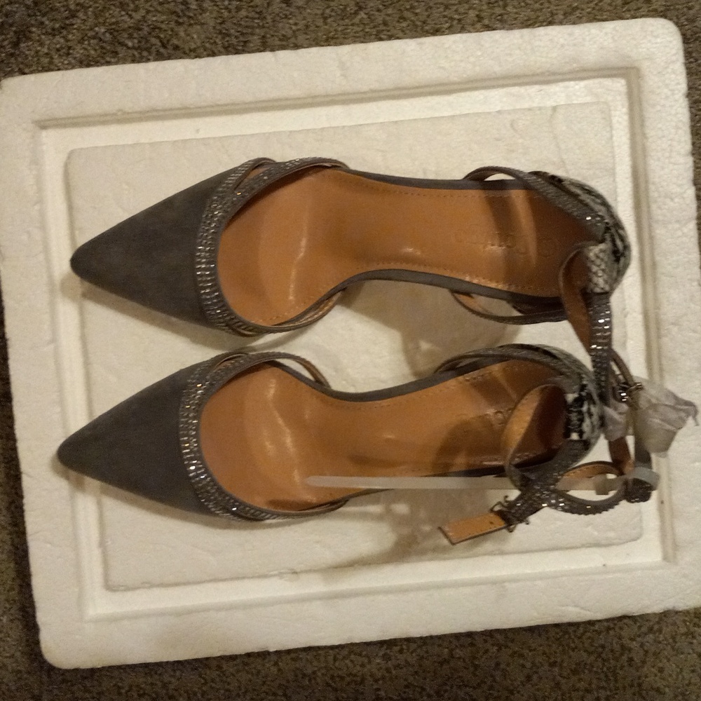 Womens coutgo gray silver suede pump heels with straps